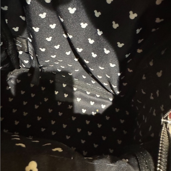 Loungefly x Disney Minnie Mouse Quilted Velvet Bow Mini Backpack - Picture 3 of 6